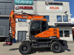 DOOSAN DX165W-5 PYÖRITTÄJÄLLÄ, Hjulburna grävmaskiner