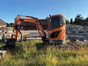 DOOSAN DX27Z pyörittäjällä, Mini-excavators < 7t