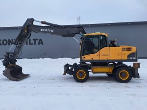 Volvo EW180C PYÖRITTÄJÄLLÄ