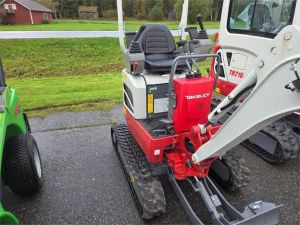 TAKEUCHI TB210R, Мини-экскаваторы