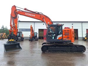 Hitachi ZX225USLC-7 -STAGE 5- PYÖRITTÄJÄLLÄ
