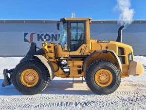 VOLVO L90G UUDET RENKAAT