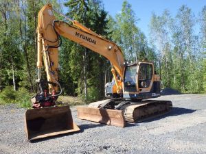 Hyundai Robex 235 LCR-9 pyörittäjällä