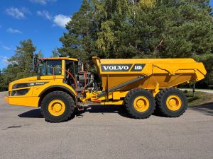 VOLVO A30G + KOROKKEET + PERÄLAUTA + RASVARI + LAVALÄMPÖPUTKI + 750/65 R25 RENKAAT