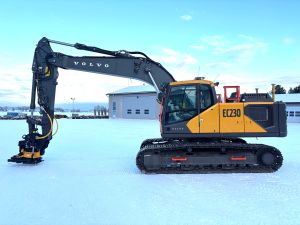 VOLVO EC230FL + RASVARI + LÄMMITIN +S70 + EC233 PIHDILLÄ + NOVATRON 3D