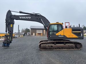 VOLVO EC300EL + RASVARI + LÄMMITIN + S70 + SMP TILTTI PIHDILLÄ + LEICA 3D