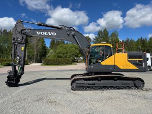 VOLVO EC300EL + RASVARI + LÄMMITIN + S70 + STEELWRIST X32 VM -25 + LEICA 3D