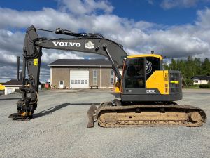 VOLVO ECR235EL + PUSKULEVY + RASVARI + LÄMMITIN + ENGCON EC226 PIHDILLÄ