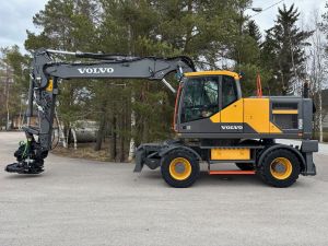 VOLVO EW220E + TAITTOPUOMI + RASVARI + LÄMMITIN + STEELWRIST PIHDILLÄ + LEICA 3D