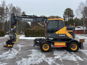 VOLVO EWR150E + TAITTOPUOMI + RASVARI + PERÄKÄRRY + PROBO EC219 PIHDILLÄ + NOVATRON 3D