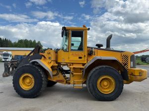 VOLVO L120E + PIKALIITIN + BSS + RASVARI + ILMASTOINTI + LOADMASTER 8000 VAAKA