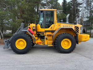 VOLVO L120F + PIKALIITIN + LISÄHYDRAULIIKKA + BSS + RASVARI + LOADMASTER VAAKA