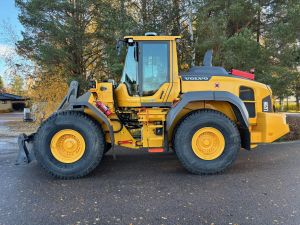 VOLVO L120H + PIKALIITIN + KAHDET LISÄHYDRAULIIKAT + BSS + CDC + LISÄVASTAPAINO