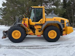 VOLVO L120H + PIKALIITIN + KAHDET LISÄHYDRAULIIKAT + CDC + LISÄVASTAPAINO