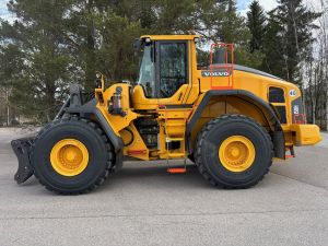 VOLVO L150H + PIKALIITIN + KAHDET LISÄHYDRAULIIKAT + BSS + CDC + LISÄVASTAPAINO