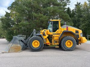 VOLVO L180H + BSS + RASVARI + CDC-VIPUOHJAUS + LOADMASTER VAAKA + V-KÄRKIKAUHA