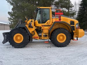 VOLVO L180H + PIKALIITIN + LISÄHYDRAULIIKKA + CDC + LISÄVASTAPAINO + GOOD YEAR L5