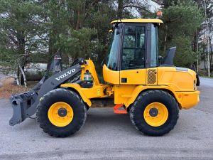 VOLVO L35G + NOPEA VERSIO + KAHDET LISÄHYDRAULIIKAT + RASVARI + ILMASTOINTI 