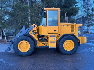 VOLVO L50E + PIKALIITIN + KAHDET LISÄHYDRAULIIKAT + BSS + ILMASTOINTI + 100% RENKAAT