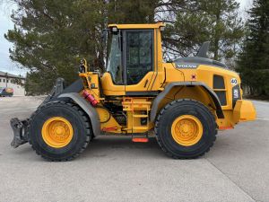 VOLVO L60H + PIKALIITIN + KAHDET LISÄHYDRAULIIKAT + BSS + RASVARI 