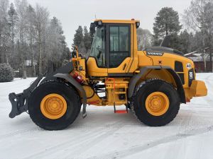 VOLVO L60H + PIKALIITIN + LISÄHYDRAULIIKKA + BSS + CDC-VIPUOHJAUS + EBERI
