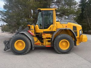 VOLVO L60H2 + KAHDET LISÄHYDRAULIIKAT + BSS + CDC + LOCK UP + LISÄVASTAPAINO + VAAKA