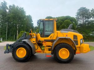 VOLVO L70H + PIKALIITIN + KAHDET LISÄHYDRAULIIKAT + BSS + CDC + LAMELLIRENKAAT + VAAKA