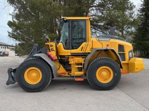 VOLVO L70H + PIKALIITIN + LISÄHYDRAUYLIIKKA + BSS + RASVARI + 100% LAMELLIRENKAAT