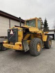 VOLVO  L90D, Reservdelar och utrustning