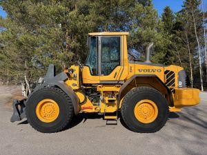VOLVO L90F + PIKALIITIN + KAHDET LISÄHYDRAULIIKAT + BSS + RASVARI + 80% RENKAAT, Wheel loaders