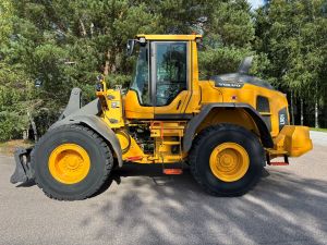 VOLVO L90H + PIKALIITIN + LISÄHYDRAULIIKKA + BSS + CDC + RASVARI + 100% LAMELLIRENKAAT