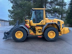 VOLVO L90H PITKÄAISA + PIKALIITIN + LISÄHYDRAULIIKKA + CDC + LISÄVASTAPAINO