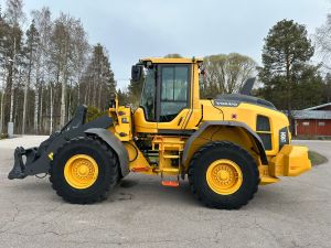VOLVO L90H PITKÄAISA + PIKALIITIN + LISÄHYDRAULIIKKA + LISÄVASTAPAINO + VAAKA 
